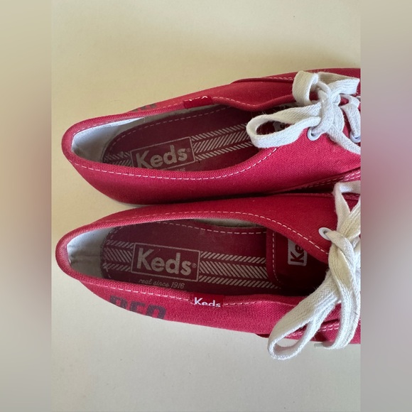 Taylor Swift x Keds “Red” Shoes - Picture 9 of 10